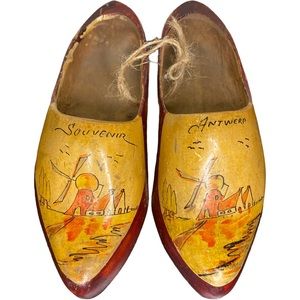 vintage 7” wooden clogs. Hand painted windmills.